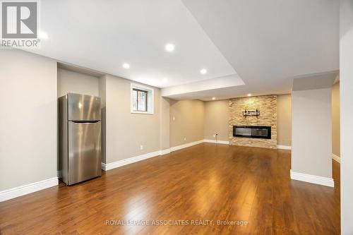 Bsmt - 61 Estrella Crescent, Richmond Hill, ON - Indoor With Fireplace