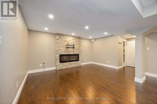 Bsmt - 61 Estrella Crescent, Richmond Hill, ON - Indoor With Fireplace