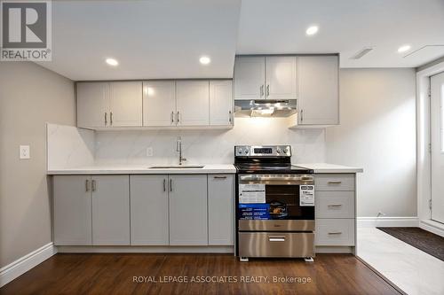 Bsmt - 61 Estrella Crescent, Richmond Hill, ON - Indoor Photo Showing Kitchen