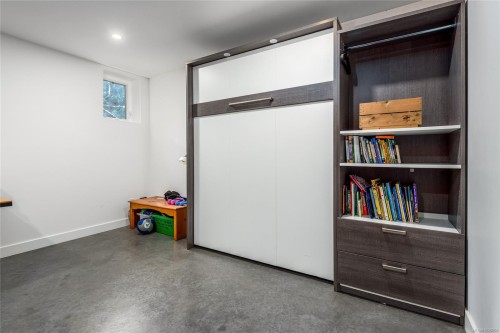 4137 Gartley Point Rd, Royston, BC 