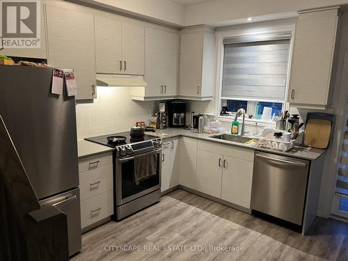 17 - 575 Woodward Avenue, Hamilton, ON - Indoor Photo Showing Kitchen