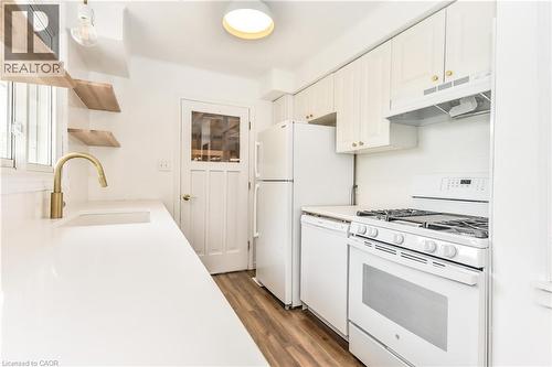 373 Hillcrest Road Unit# A, Cambridge, ON - Indoor Photo Showing Kitchen
