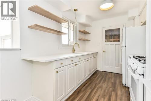 373 Hillcrest Road Unit# A, Cambridge, ON - Indoor Photo Showing Kitchen