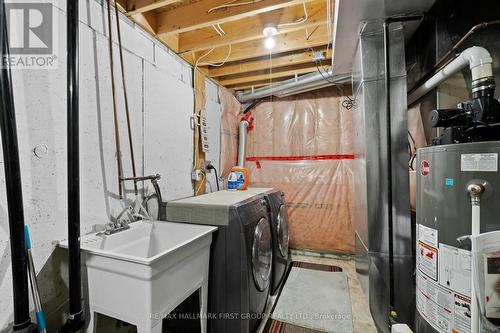 1696 Woodgate Trail, Oshawa, ON - Indoor Photo Showing Laundry Room