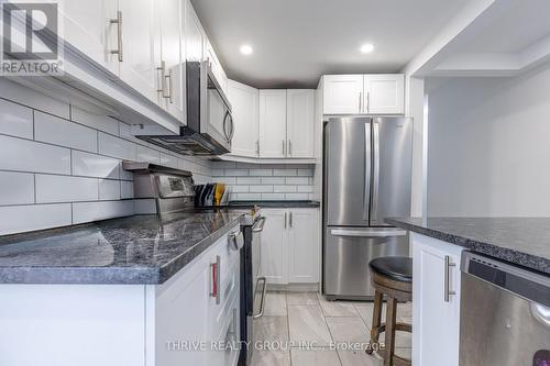 75 Lyman Street, London East (East C), ON - Indoor Photo Showing Kitchen With Upgraded Kitchen