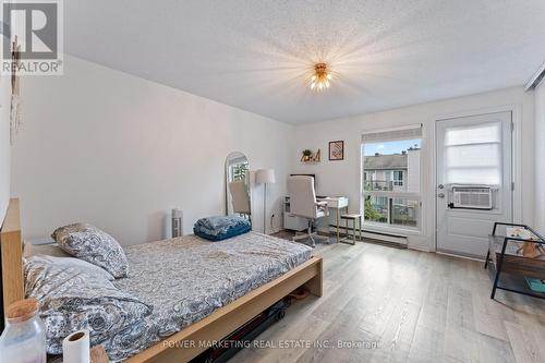 B - 6702 Jeanne D'Arc Boulevard N, Ottawa, ON - Indoor Photo Showing Bedroom
