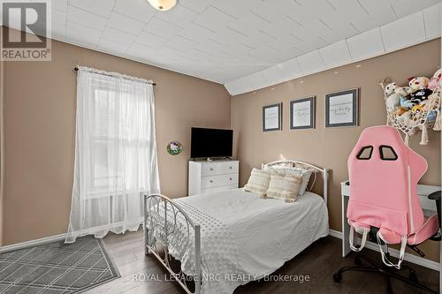 313 Burgar Street, Welland (Welland Downtown), ON - Indoor Photo Showing Bedroom