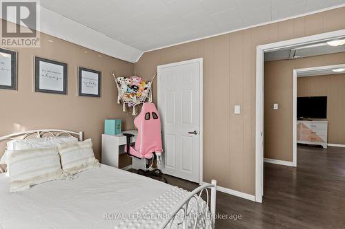 313 Burgar Street, Welland (Welland Downtown), ON - Indoor Photo Showing Bedroom
