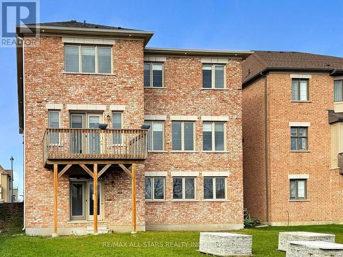 48 Cairns Gate, King, ON - Outdoor With Exterior