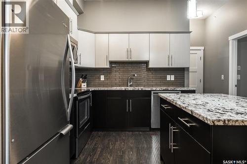 307 415 Maningas Bend, Saskatoon, SK - Indoor Photo Showing Kitchen With Stainless Steel Kitchen With Upgraded Kitchen