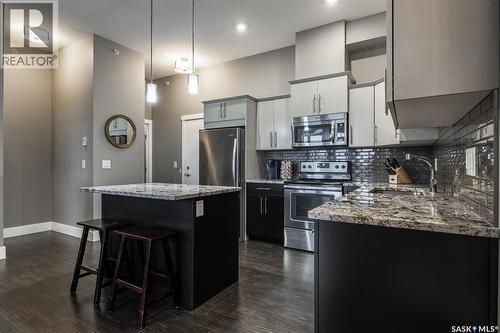 307 415 Maningas Bend, Saskatoon, SK - Indoor Photo Showing Kitchen With Stainless Steel Kitchen With Upgraded Kitchen