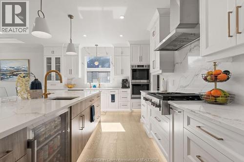 258 Xavier Circle, Lakeshore, ON - Indoor Photo Showing Kitchen With Upgraded Kitchen