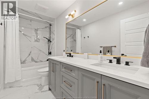 258 Xavier Circle, Lakeshore, ON - Indoor Photo Showing Bathroom
