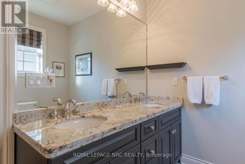 47 Countryside Drive, St. Catharines (Grapeview), ON - Indoor Photo Showing Bathroom