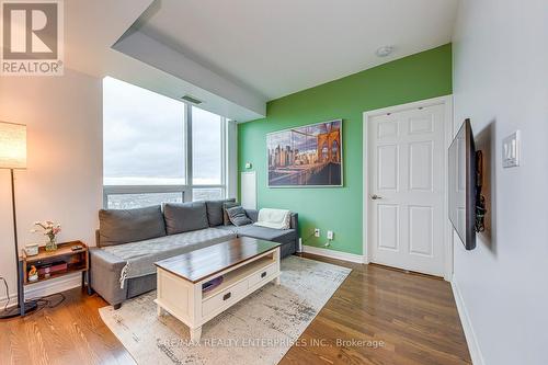 3302 - 208 Enfield Place, Mississauga, ON - Indoor Photo Showing Living Room