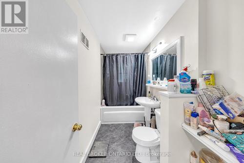 710 Cameron Street, Peterborough Central, ON - Indoor Photo Showing Bathroom