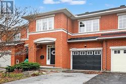 135 GATESPARK PRIVATE  Ottawa, ON K2T 1L1