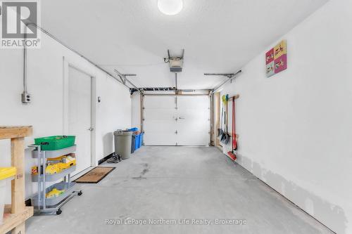310 Surrey Drive, North Bay (Airport), ON - Indoor Photo Showing Garage