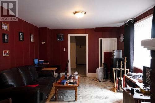 229 Elgin Street W, Arnprior, ON - Indoor