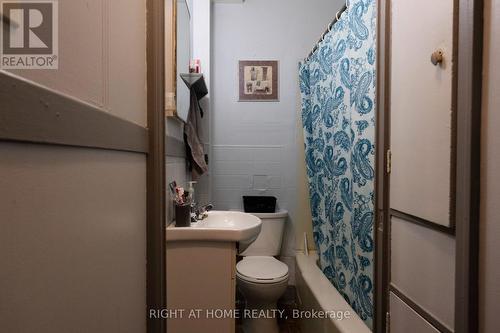 229 Elgin Street W, Arnprior, ON - Indoor Photo Showing Bathroom