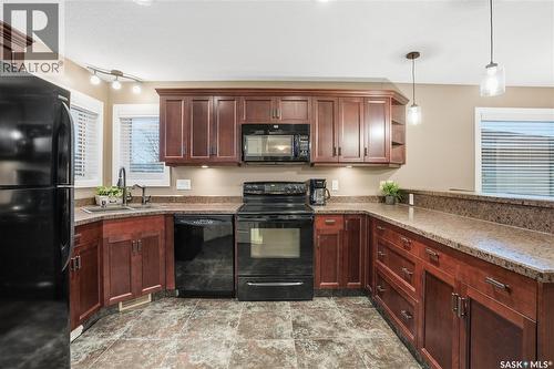 1827 Norman Mackenzie Road, Regina, SK - Indoor Photo Showing Kitchen