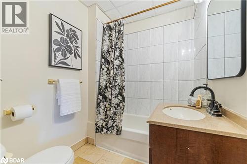 58 Lorne Avenue, Hamilton, ON - Indoor Photo Showing Bathroom