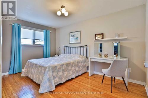 166 Lynnbrook Drive, Toronto, ON - Indoor Photo Showing Bedroom