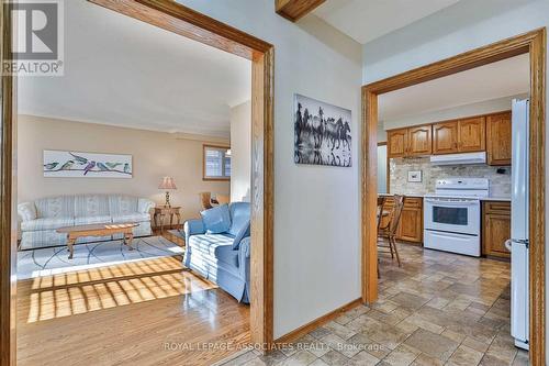 166 Lynnbrook Drive, Toronto, ON - Indoor Photo Showing Kitchen