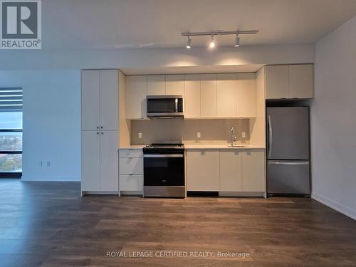 1103 - 1606 Charles Street, Whitby, ON - Indoor Photo Showing Kitchen