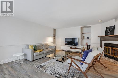 3 - 292 Laurier Avenue E, Ottawa, ON - Indoor Photo Showing Living Room With Fireplace