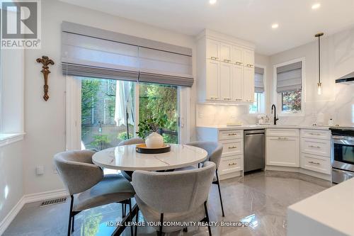 7 Sequin Drive, Richmond Hill, ON - Indoor