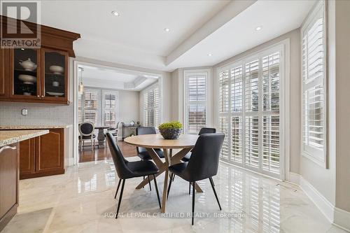 2523 Highmount Crescent, Oakville, ON - Indoor Photo Showing Dining Room
