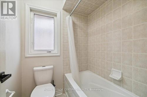 2523 Highmount Crescent, Oakville, ON - Indoor Photo Showing Bathroom