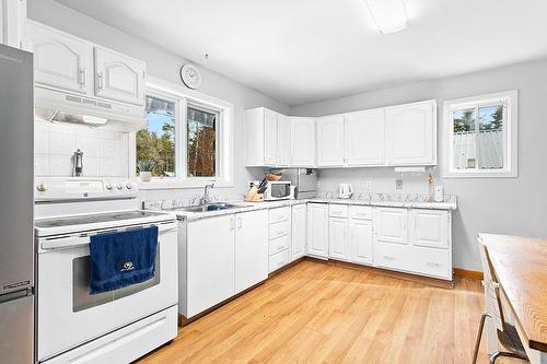 Cuisine - 6 Av. Fernbank, Bristol, QC - Indoor Photo Showing Kitchen