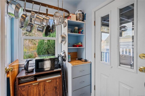 4029 Carey Rd, Saanich, BC 