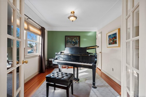 4029 Carey Rd, Saanich, BC 