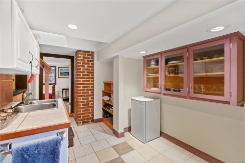 4029 Carey Rd, Saanich, BC 