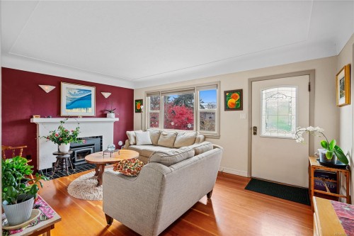 4029 Carey Rd, Saanich, BC 