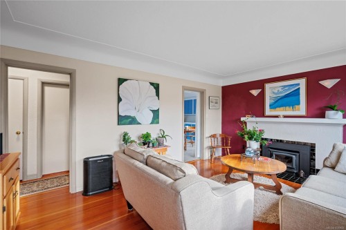 4029 Carey Rd, Saanich, BC 