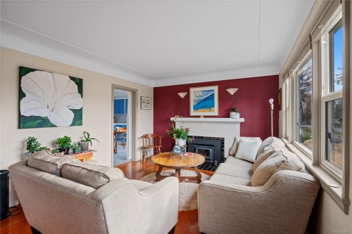 4029 Carey Rd, Saanich, BC 