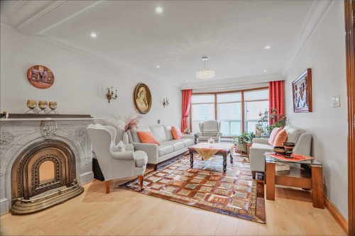 Living room - 3830  - 3832 Rue De La Peltrie, Montréal (Côte-Des-Neiges/Notre-Dame-De-Grâce), QC - Indoor With Fireplace