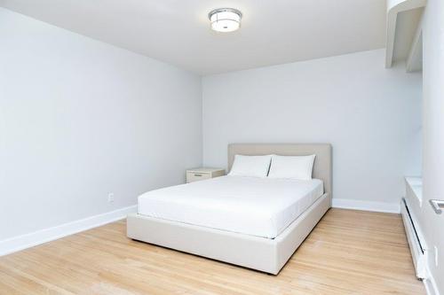 Bedroom - 12-3510 Rue De La Montagne, Montréal (Ville-Marie), QC - Indoor Photo Showing Bedroom