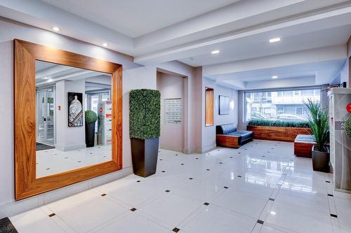 Reception area - 12-3510 Rue De La Montagne, Montréal (Ville-Marie), QC - Indoor Photo Showing Other Room