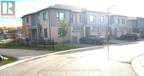 92 PONY WAY S  Kitchener, ON N2R 0R8