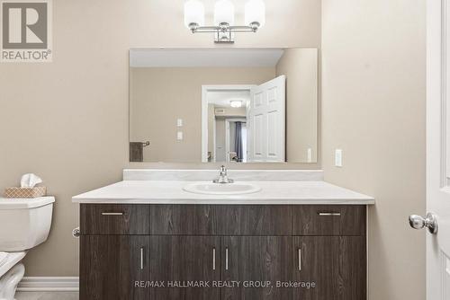 210 Hawkmere Way, Ottawa, ON - Indoor Photo Showing Bathroom