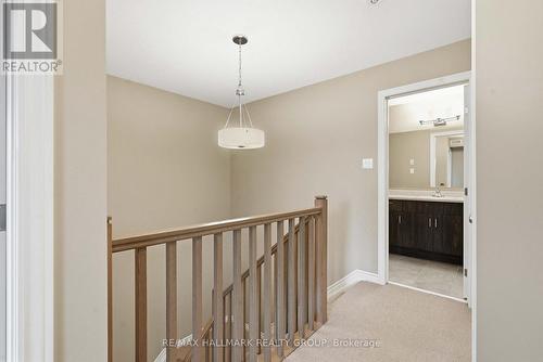 210 Hawkmere Way, Ottawa, ON - Indoor Photo Showing Other Room