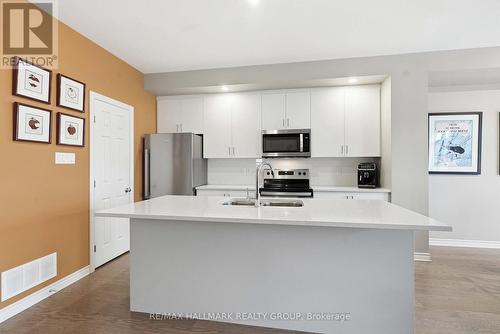 210 Hawkmere Way, Ottawa, ON - Indoor Photo Showing Kitchen With Stainless Steel Kitchen With Double Sink With Upgraded Kitchen