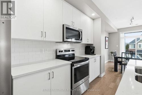 210 Hawkmere Way, Ottawa, ON - Indoor Photo Showing Kitchen With Stainless Steel Kitchen