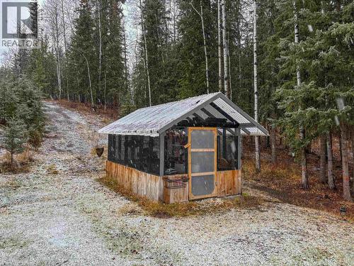 6324 Wolfe Road, 100 Mile House, BC - Outdoor