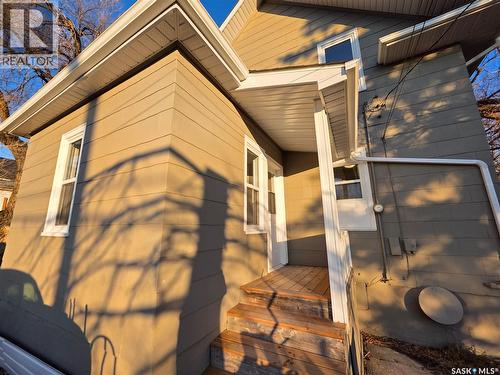 430 2Nd Avenue Ne, Swift Current, SK - Outdoor With Exterior